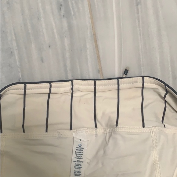 Lululemon skort size 4 - Picture 3 of 3